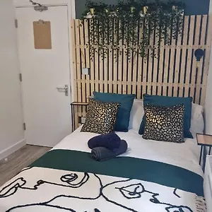 https://the-cowley-greater-london.brighton-hotels-england.com